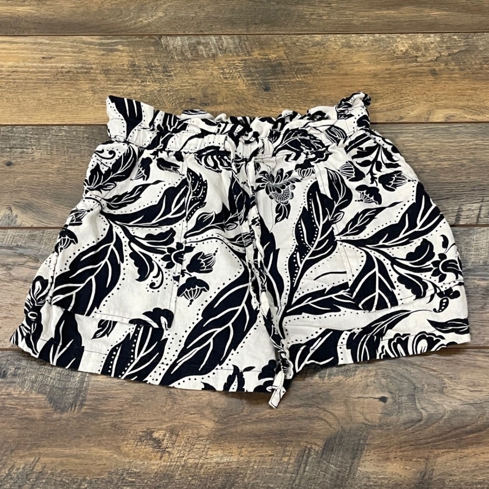 Who What Wear Black White Floral Linen Blend Paperbag Waist Shorts Small